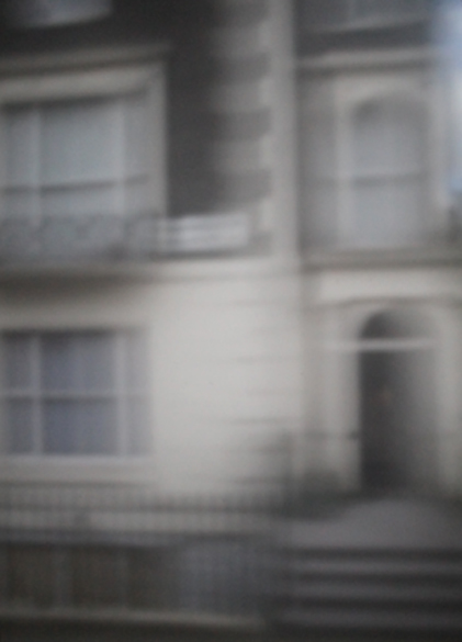 Hausfassade London I | 2014 | Camera Obscura | Pigmentdruck auf Alu-Dibond | 180 x 140 cm