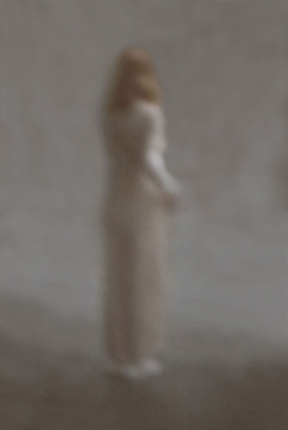 04 „Figur in beige“, 2020, Auckland NZ, Camera Obscura, Pigmentdruck auf Alu-Dibond