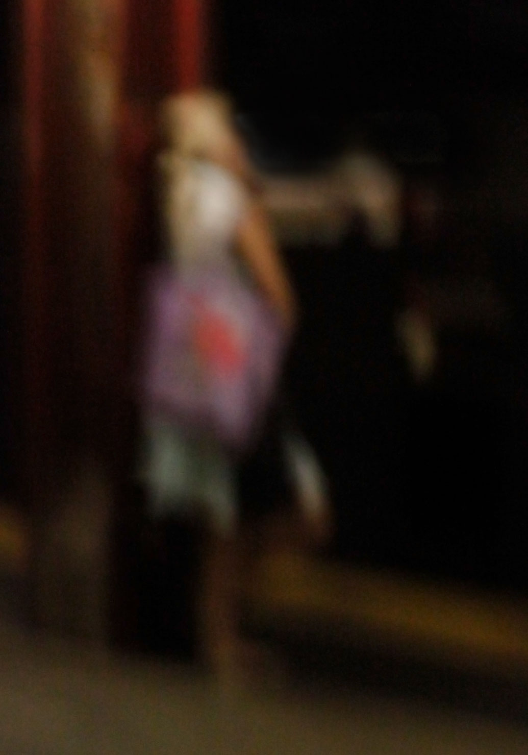 19 „Frau in U-Bahn Station“, New York, Camera Obscura, Pigmentdruck auf Alu-Dibond